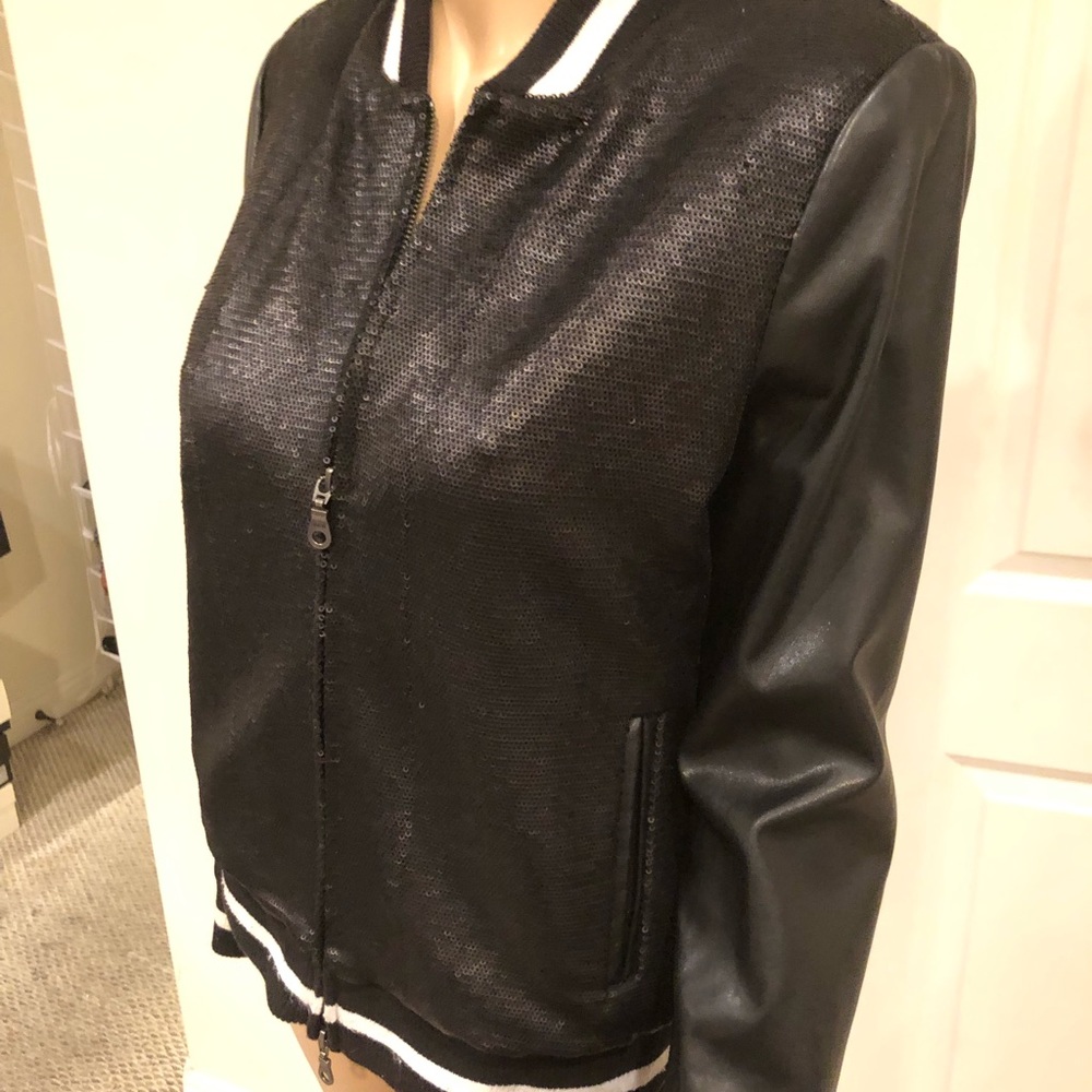 Mural Jacket - Picture 3 of 3